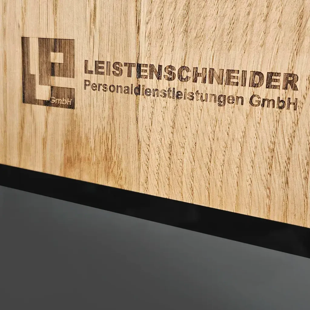 Pocket Rocket Case Leistenschneider Personaldiensleistungs GmbH Terminal mit Gravur zur smarten Erfassung von Bewerberdaten